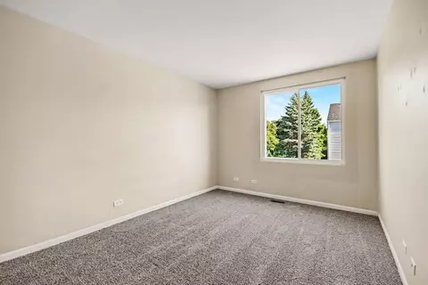 Bedroom - 1033 Symphony Dr, Aurora, IL 60504 photo 3 of 4