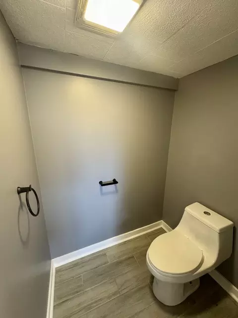 Bath - 1941 E 97th St, Chicago, IL 60617 photo 7 of 7