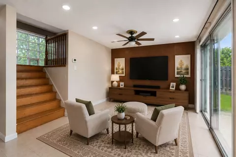 Living - 8837 Robin Dr, Des Plaines, IL 60016 photo 7 of 8