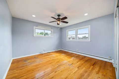 Bedroom - 8837 Robin Dr, Des Plaines, IL 60016 photo 1 of 4