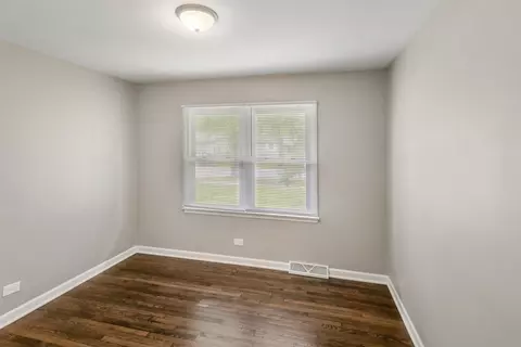 Bedroom - 15403 Cherry Ln, Markham, IL 60428 photo 4 of 4