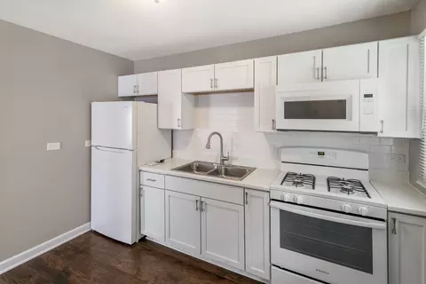 Kitchen - 15403 Cherry Ln, Markham, IL 60428 photo 2 of 2