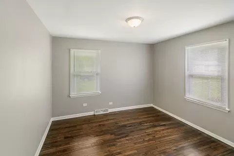 Bedroom - 15403 Cherry Ln, Markham, IL 60428 photo 3 of 4