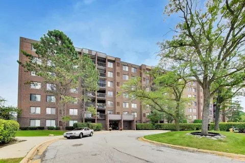 500 Park Ave #606, Calumet City, IL 60409