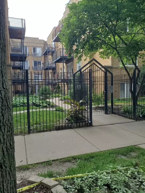 4610 N Monticello Ave #2W, Chicago, IL 60625