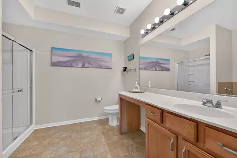 Bath - 2217 Concord Dr, Mchenry, IL 60050 photo 1 of 3