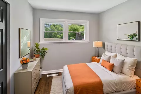Bedroom - 5301 Pistakee Dr, Johnsburg, IL 60051 photo 2 of 2