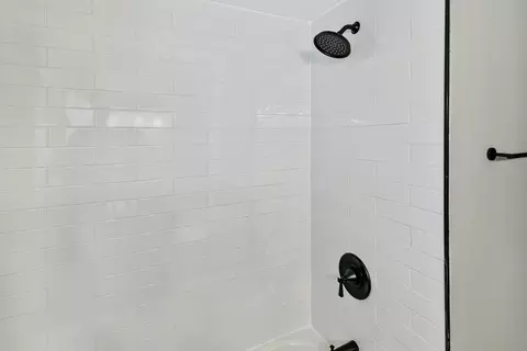 Bath - 5301 Pistakee Dr, Johnsburg, IL 60051 photo 2 of 2