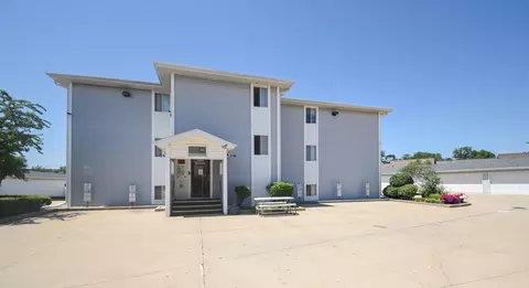 3170 W Monroe St #112, Waukegan, IL 60085
