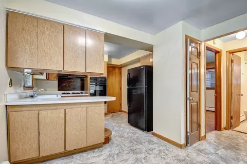 Kitchen - 272 E 148th St, Harvey, IL 60426 photo 2 of 5