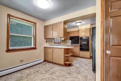 Kitchen - 272 E 148th St, Harvey, IL 60426 photo 1 of 5
