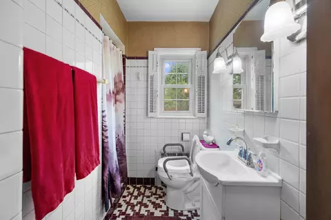 Bath - 2601 12th St, Moline, IL 61265 photo 1 of 3