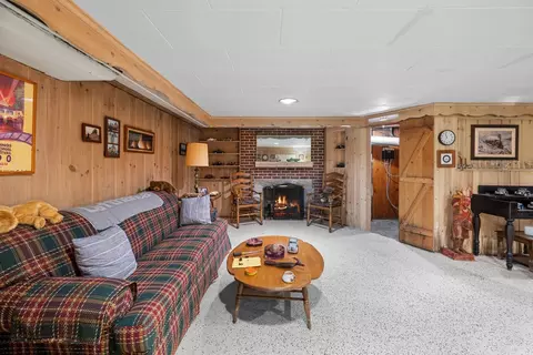 Living - 2601 12th St, Moline, IL 61265 photo 10 of 10
