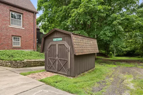 Exterior - 2601 12th St, Moline, IL 61265 photo 4 of 10