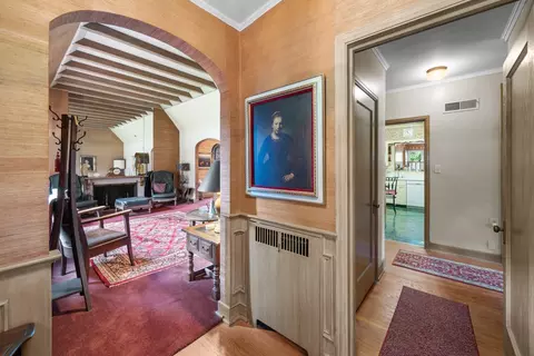 Entry Way - 2601 12th St, Moline, IL 61265 photo 2 of 3