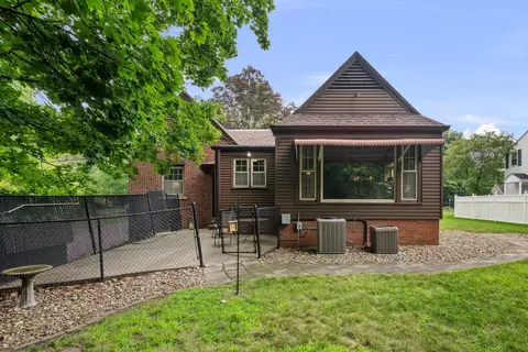 Exterior - 2601 12th St, Moline, IL 61265 photo 6 of 10