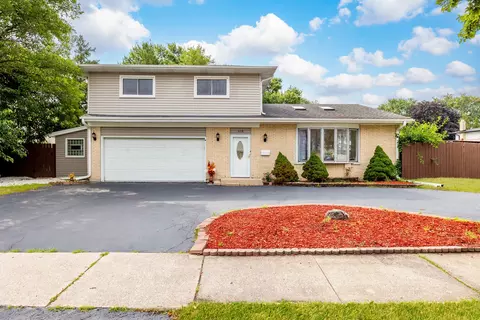 409 Hillcrest Ln, Lombard, IL 60148