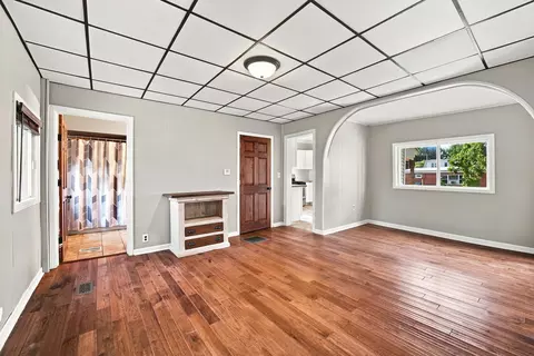 Living - 803 North St, Mazon, IL 60444 photo 2 of 3