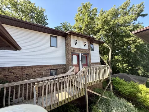 8504 Ridgewood Rd #602, Rock Island, IL 61201