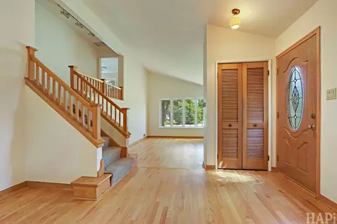Entry Way - 412 Warren Rd, Glenview, IL 60025 photo 1 of 1