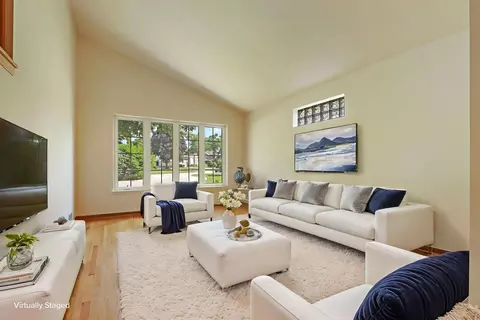 Living - 412 Warren Rd, Glenview, IL 60025 photo 2 of 4