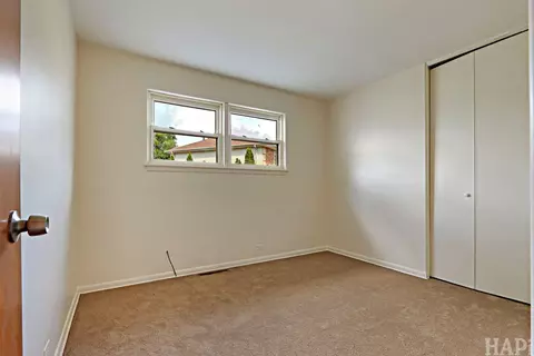Bedroom - 412 Warren Rd, Glenview, IL 60025 photo 3 of 6