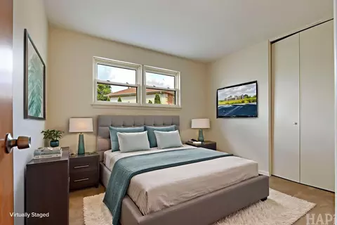Bedroom - 412 Warren Rd, Glenview, IL 60025 photo 4 of 6