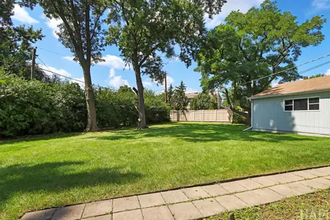 Exterior - 412 Warren Rd, Glenview, IL 60025 photo 5 of 8
