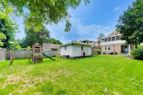 Exterior - 943 Monroe Ave, River Forest, IL 60305 photo 4 of 5