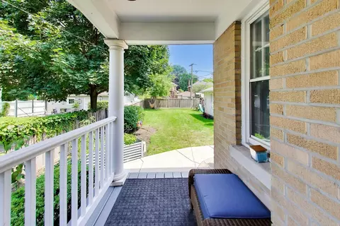 Exterior - 943 Monroe Ave, River Forest, IL 60305 photo 2 of 5