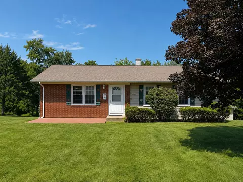 3038 Everglade Ave, Woodridge, IL 60517