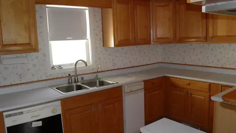 Kitchen - 2399 105th St, Aledo, IL 61231 photo 1 of 1