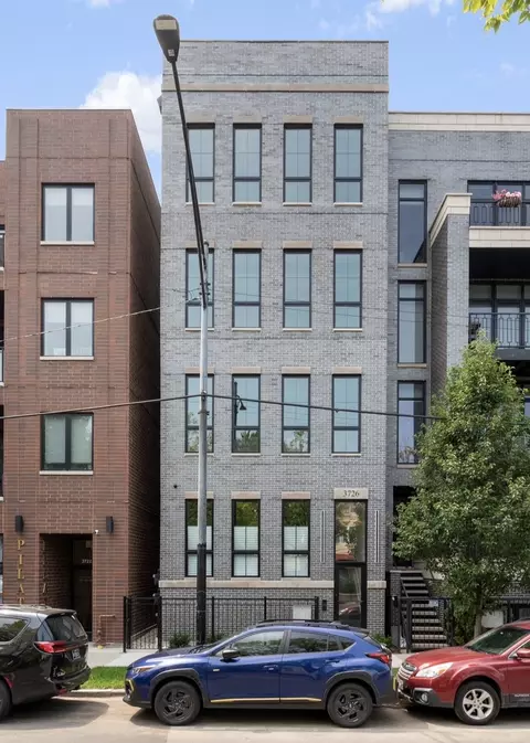 3726 N Ashland Ave #3, Chicago, IL 60613