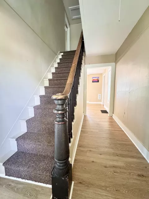 Entry Way - 607 E Chamberlin St, Dixon, IL 61021 photo 1 of 2