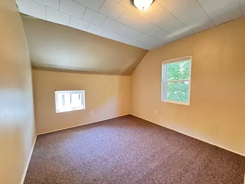 Bedroom - 607 E Chamberlin St, Dixon, IL 61021 photo 3 of 3