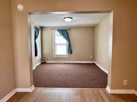 Living - 607 E Chamberlin St, Dixon, IL 61021 photo 3 of 3