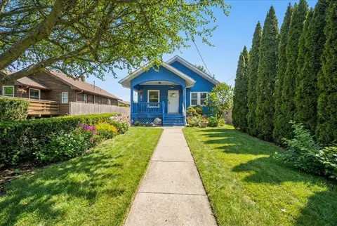 247 Highwood Ave, Highwood, IL 60040