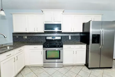 Kitchen - 3413 Mcniff Dr, Bloomington, IL 61704 photo 2 of 4