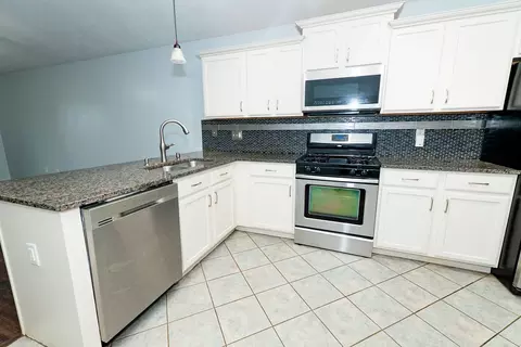 Kitchen - 3413 Mcniff Dr, Bloomington, IL 61704 photo 3 of 4