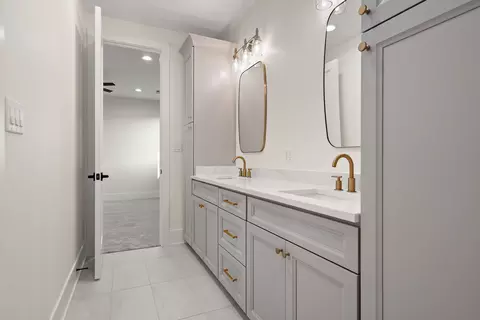 Bath - 13822 Waterleaf Dr, Saint John, IN 46373 photo 7 of 10