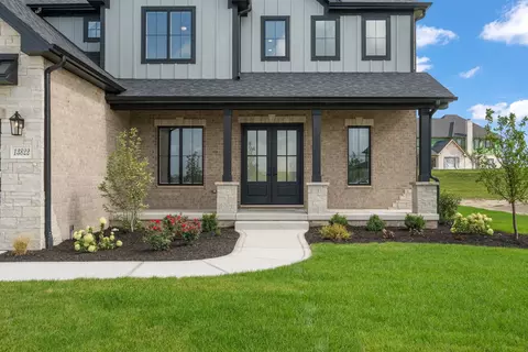 Exterior - 13822 Waterleaf Dr, Saint John, IN 46373 photo 4 of 9
