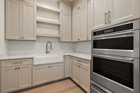 Kitchen - 13822 Waterleaf Dr, Saint John, IN 46373 photo 9 of 9