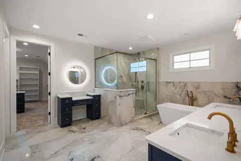 Bath - 13822 Waterleaf Dr, Saint John, IN 46373 photo 4 of 10