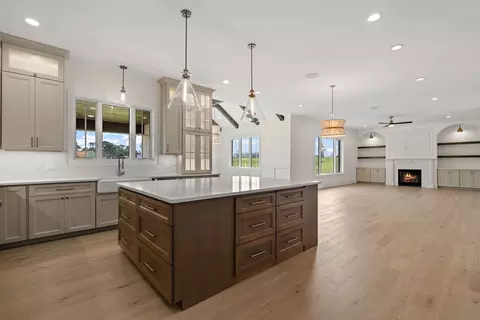 Kitchen - 13822 Waterleaf Dr, Saint John, IN 46373 photo 8 of 9
