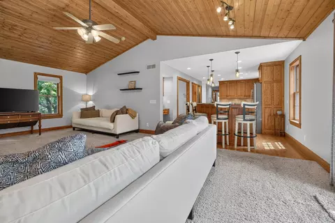 Living - 9123 Hardesty Run, Bloomington, IL 61705 photo 4 of 6