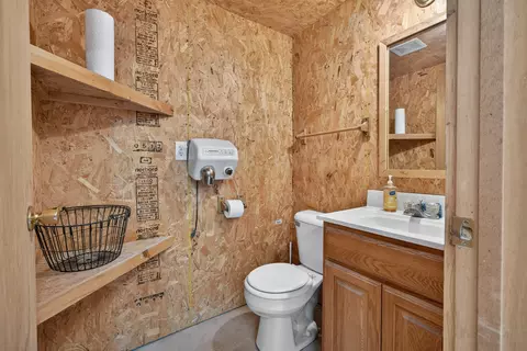 Bath - 9123 Hardesty Run, Bloomington, IL 61705 photo 9 of 9