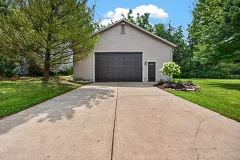 Exterior - 9123 Hardesty Run, Bloomington, IL 61705 photo 3 of 16