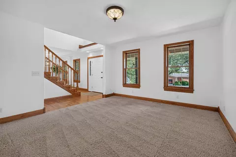Living - 9123 Hardesty Run, Bloomington, IL 61705 photo 2 of 6