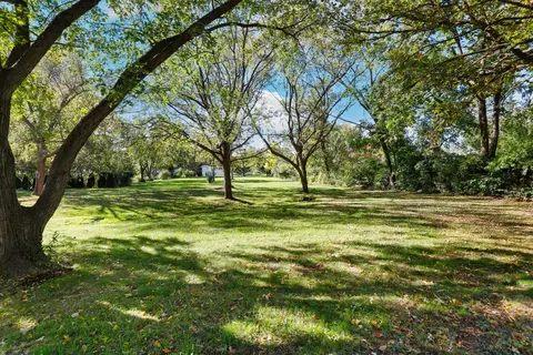 4 S715 Karns Lot 2 Rd, Naperville, IL 60563