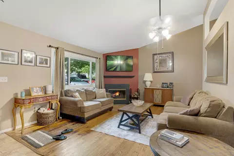Living - 1507 Sunset Dr, Mchenry, IL 60051 photo 1 of 1